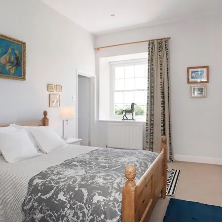 Bed & Breakfast Rame Barton And Pottery 4*